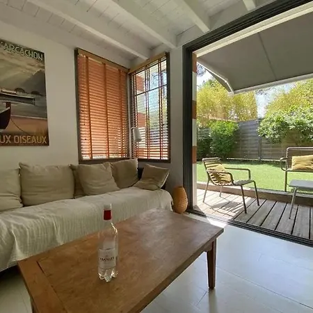 Charmante Maison Moderne 4 Et Jardin Holiday home