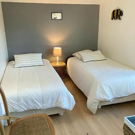 Holiday home Charmante Maison Moderne 4 Et Jardin Arcachon