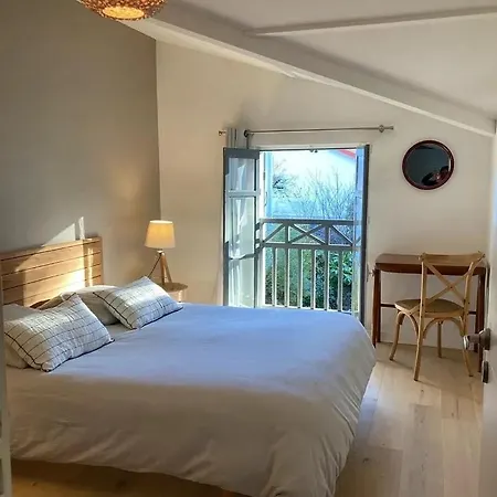 Charmante Maison Moderne 4 Et Jardin Holiday home *